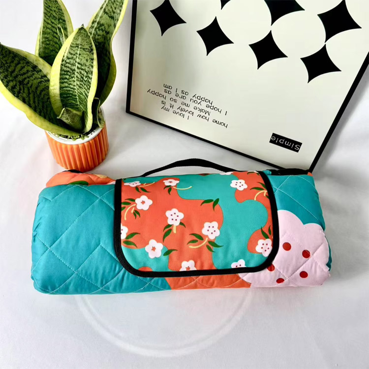 Ќебе за пикник Преносливо патување за кампување песок МАТ за плажа